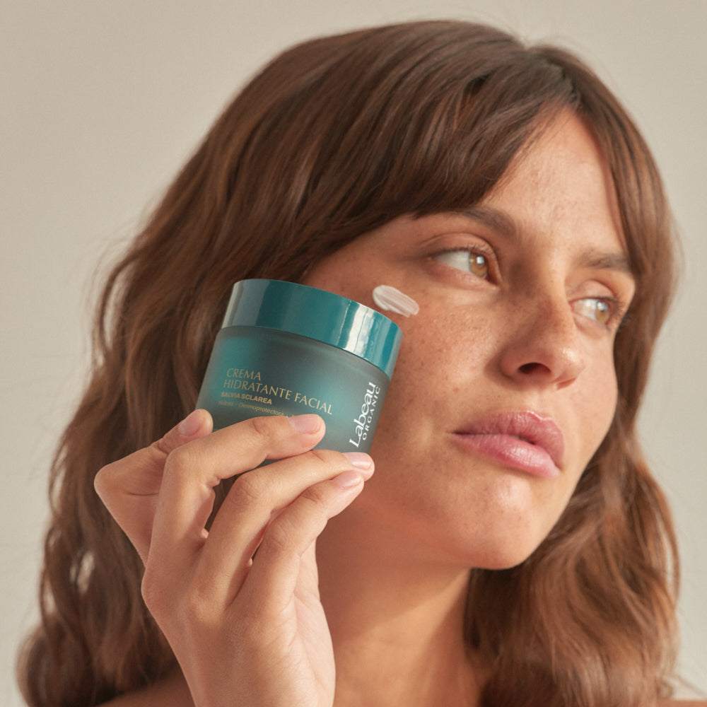 Proyecto de identidad y packaging para cosmética